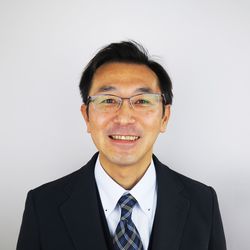 栗塚　昭